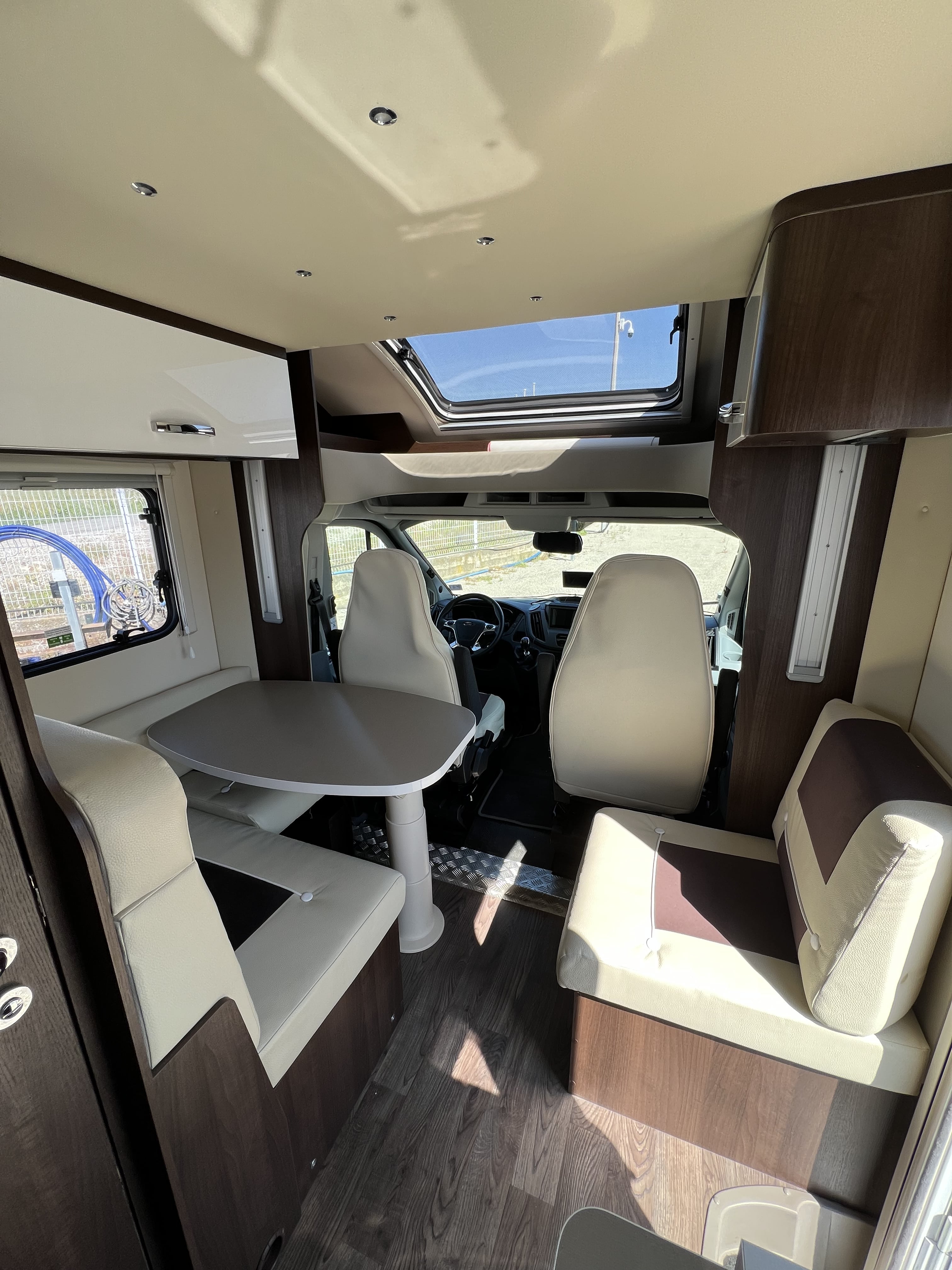 C.I nacre 64 XT – Camping car ideal